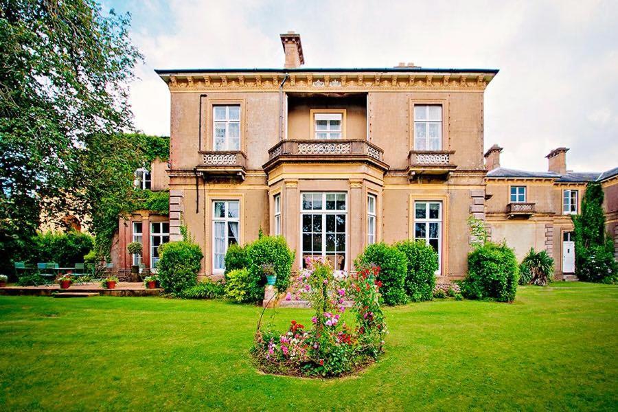 Albert Cottage Hotel *